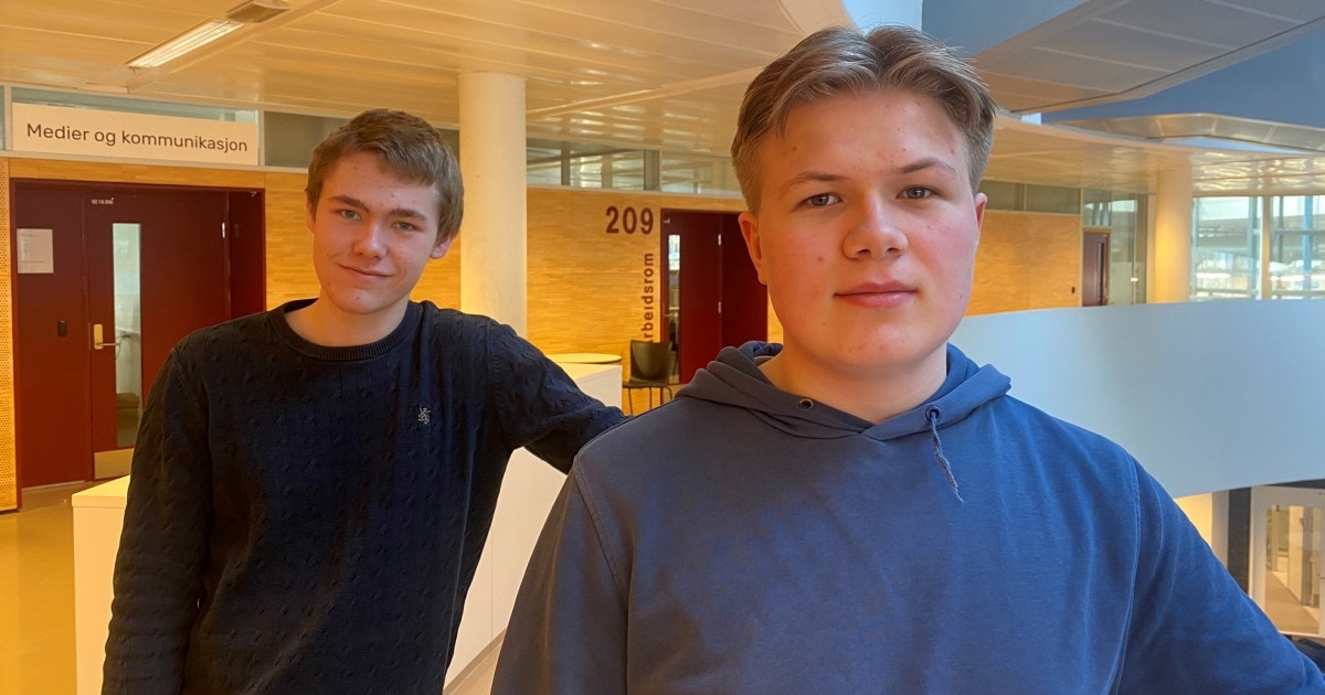 Simen Glomså og André Hansen, to IT-elever ved Tangen vgs
