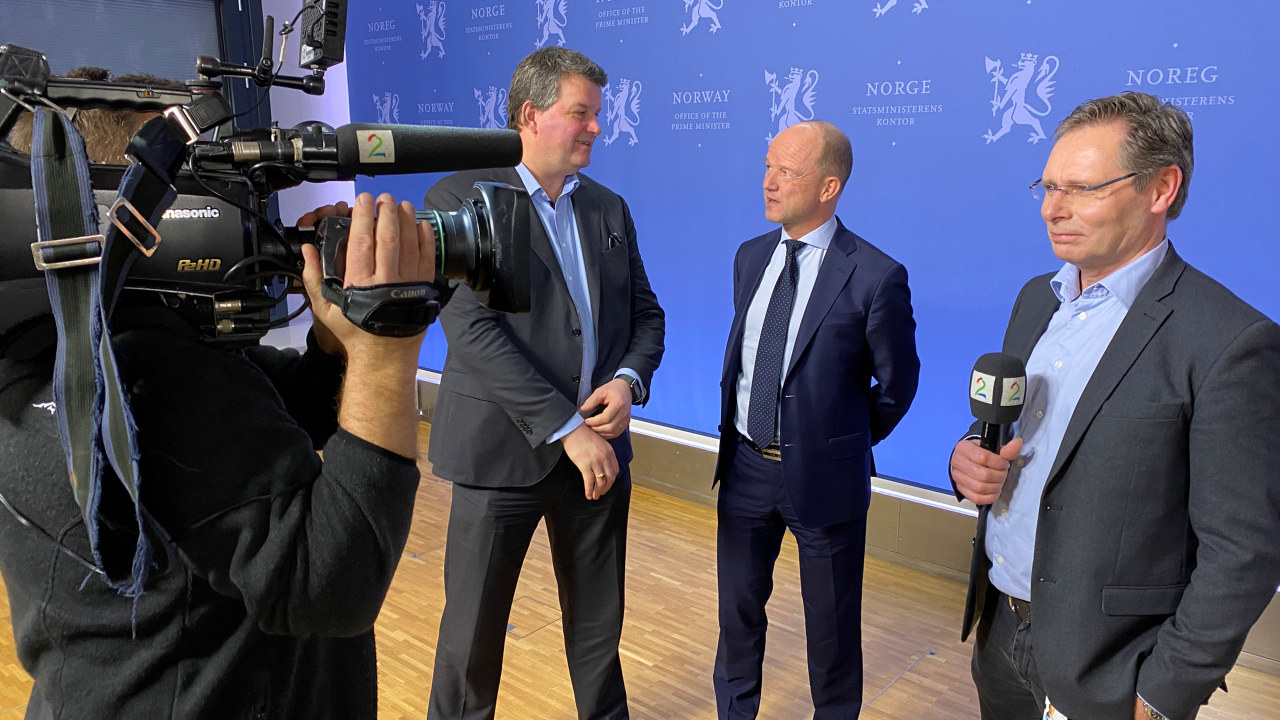 NHO-leder Ole Erik Almild og LO-leder Hans-Christian Gabrielsen etter regjeringens kontaktutvalg foran lønnsoppgjøret 2020.