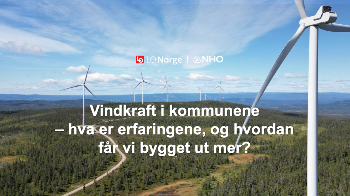 Bilde av vindmøller i skogsområde