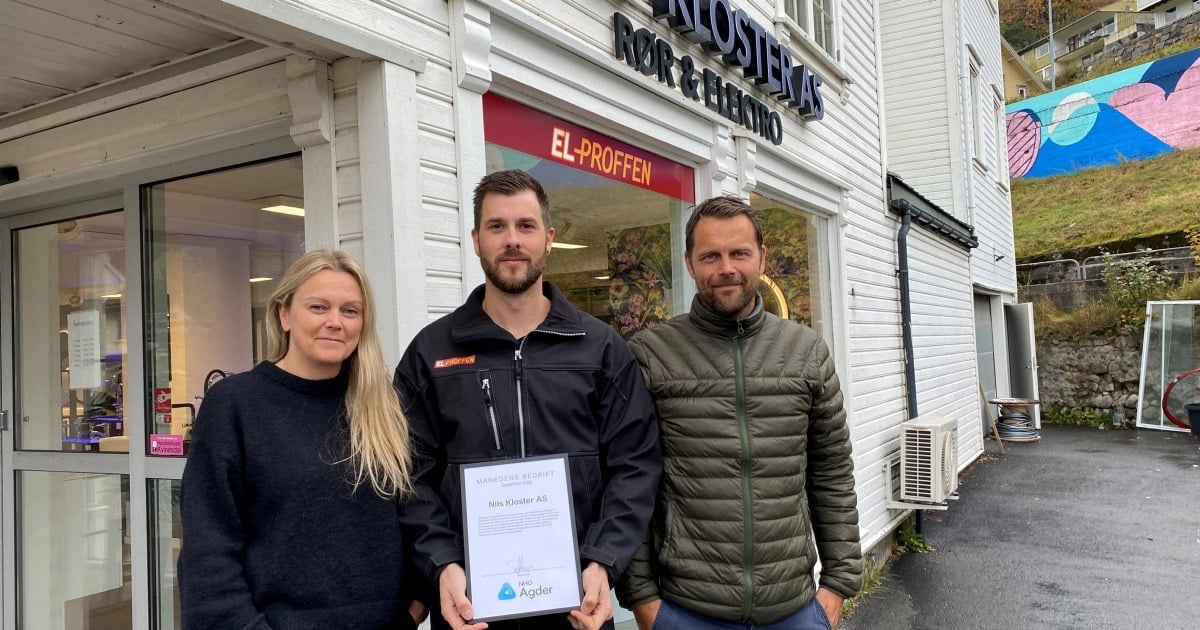 MÅNEDENS BEDRIFT I SEPTEMBER: Sven (til høyre) og Astrid Kloster er tredje generasjon som driver Nils Kloster AS i Kvinesdal. Sammen med Jim Vidar Omland har de hatt stor suksess med sin satsing på solceller.